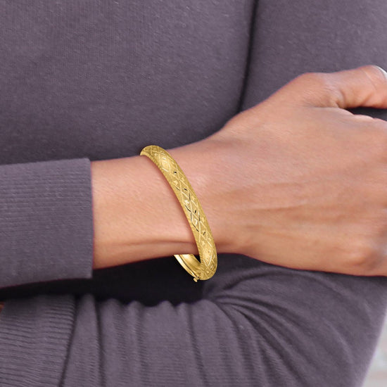 Gold Diamond-Cut Fancy Hinged Bangles