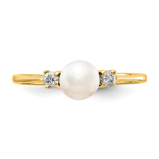 10K 5-5.5mm White Round Freshwater Cultured Pearl and 1/15 carat A Diamond Ring
