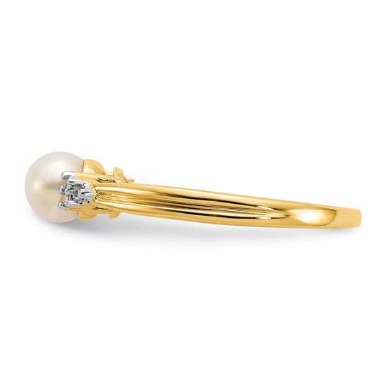 Gold Diamond and Pearl Ring