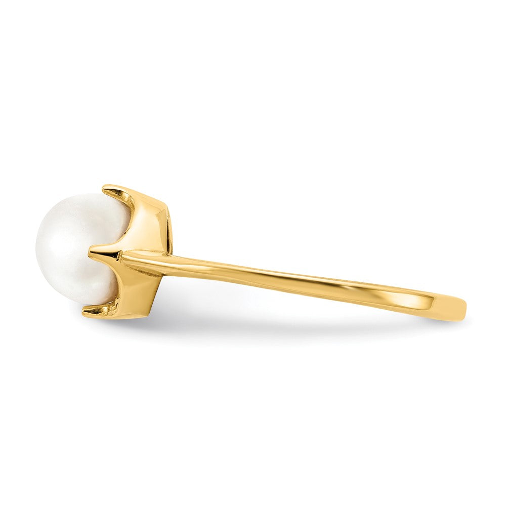 Gold Polished Freshwater Pearl and Diamond Rings