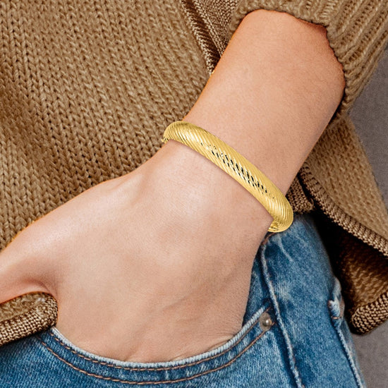 Gold Diamond-cut Hinged Bangles