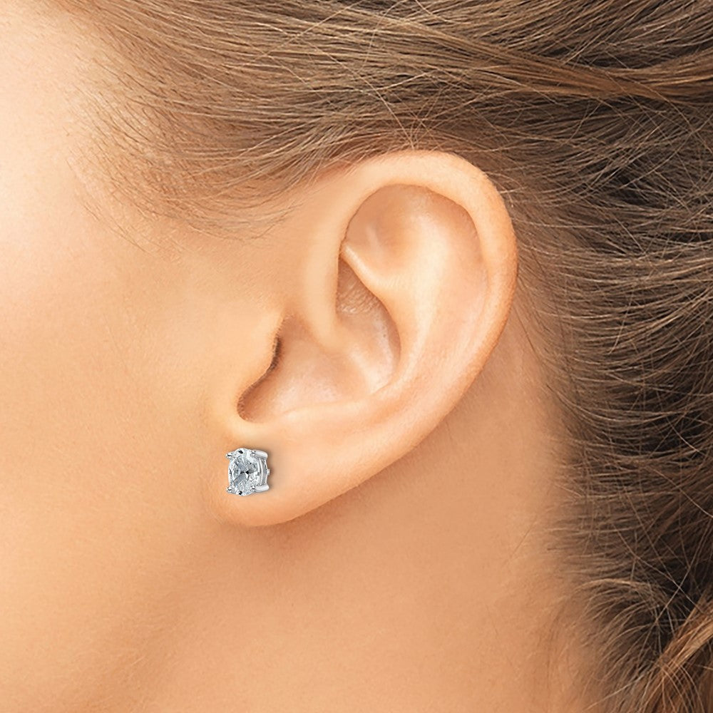 Lab Grown Oval Diamond Studs