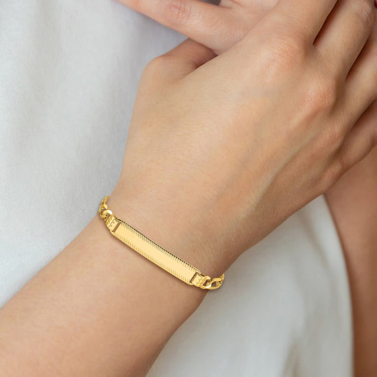 14k Polished Solid Chain/Solid Plate Figaro Link Diamond-cut 39x8mm Plate 8 inch ID Bracelet