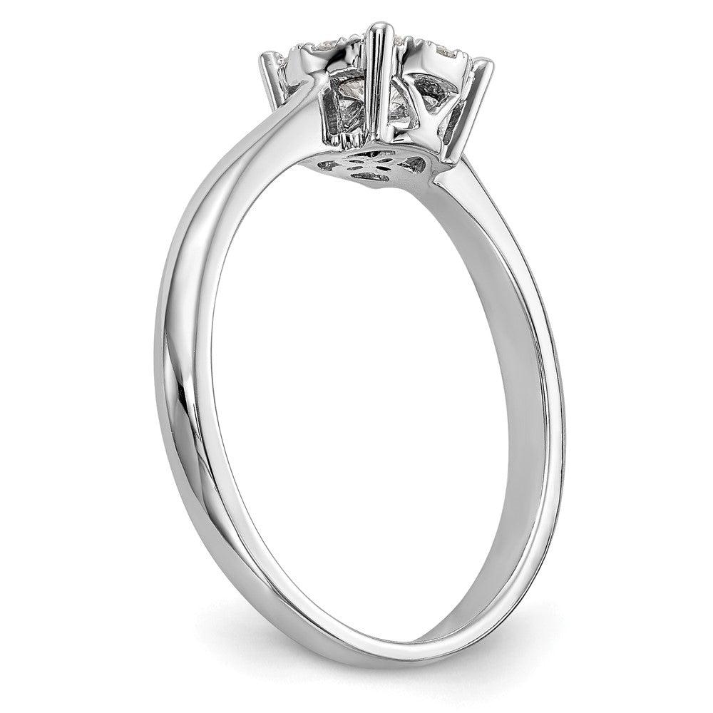Diamond Cluster Engagement Rings