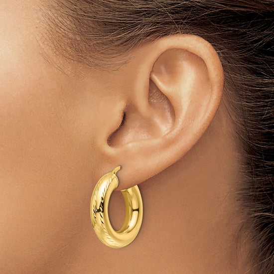14k 6x27mm Polished Diamond-cut Round Tube Hoop Earrings