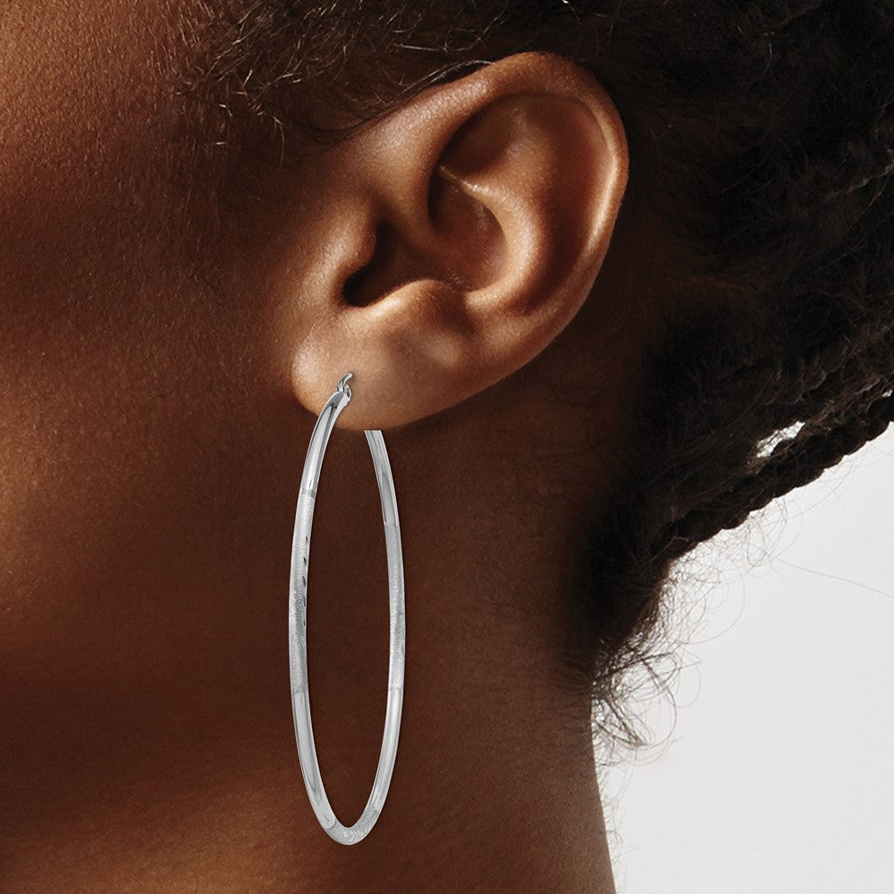 14k White Gold Satin and Diamond-cut 2mm Round Hoop Earrings