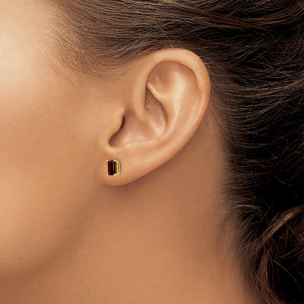 14k 6x4mm Emerald-cut Garnet Post Earrings