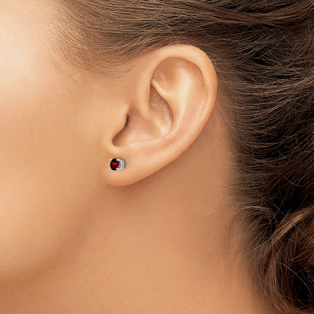 14k White Gold 4mm Round Garnet Post Earrings