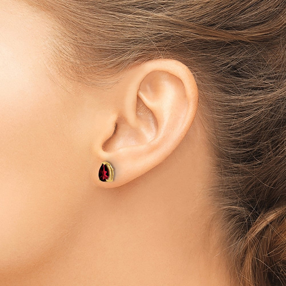 14k 7x5mm Pear Garnet Post Earrings