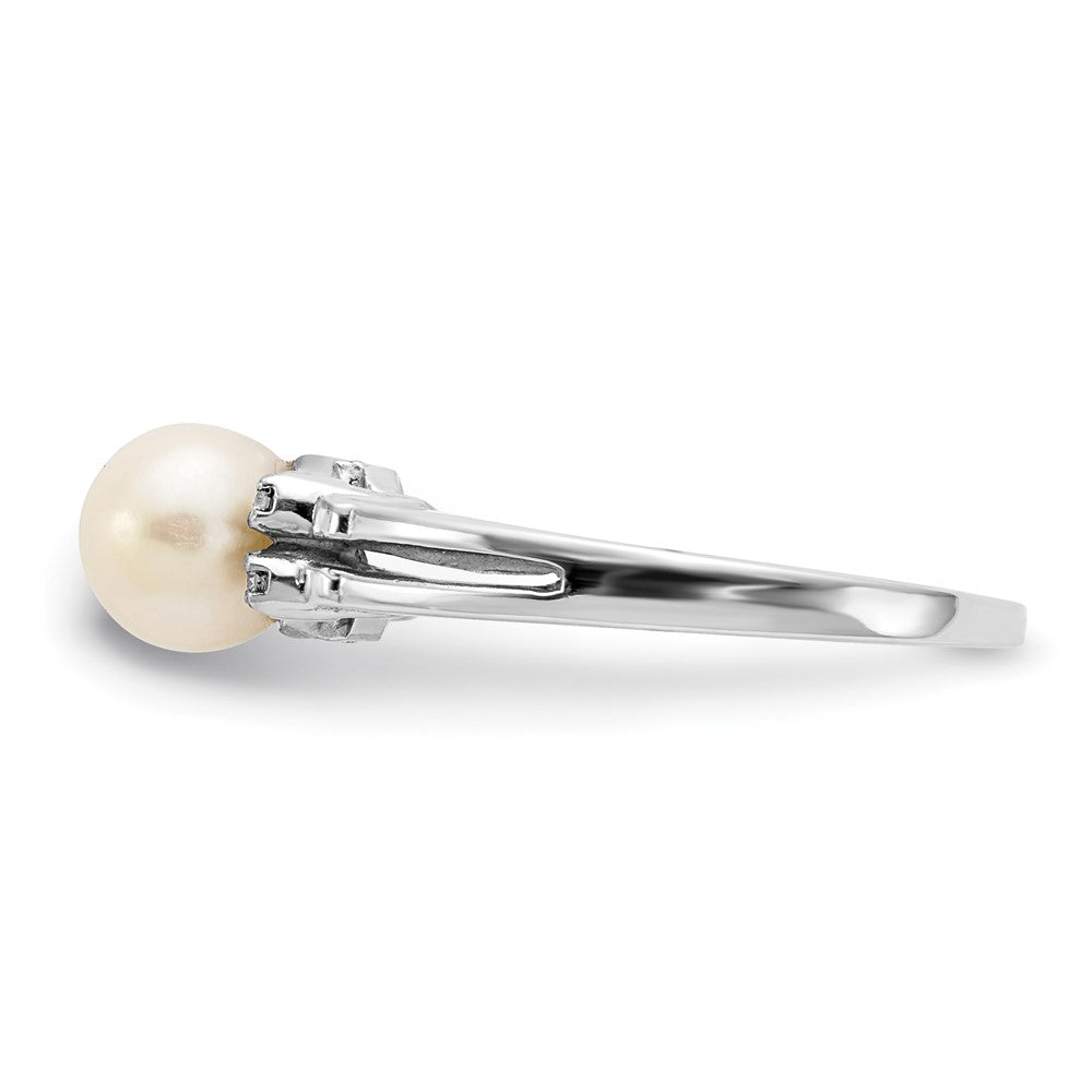 Gold Polished Freshwater Pearl and Diamond Rings