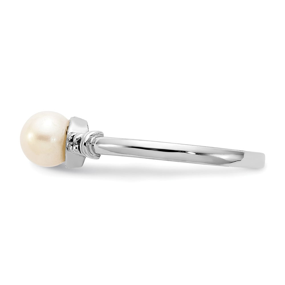 Gold Polished Freshwater Pearl and Diamond Rings