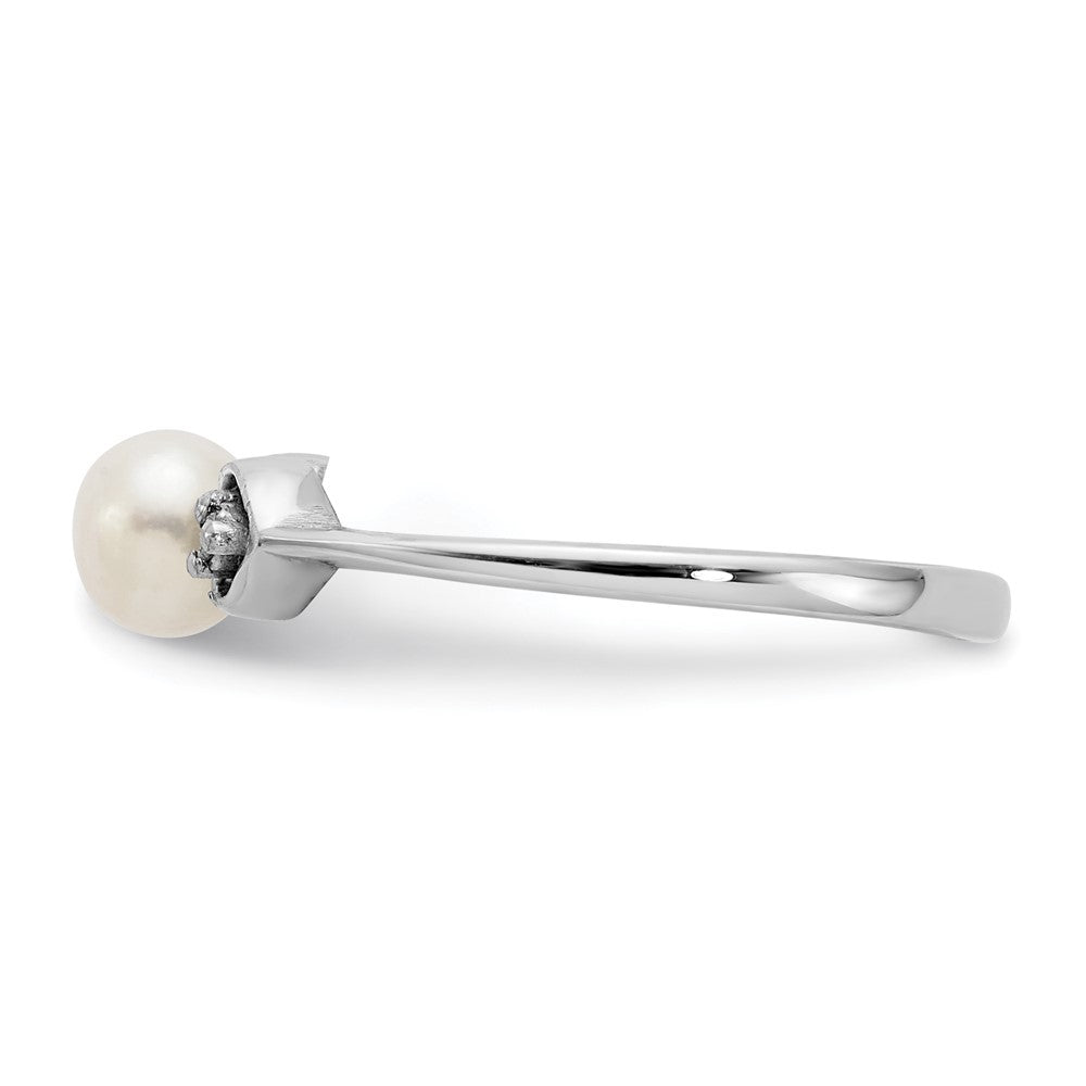 Gold Polished Freshwater Pearl and Diamond Rings