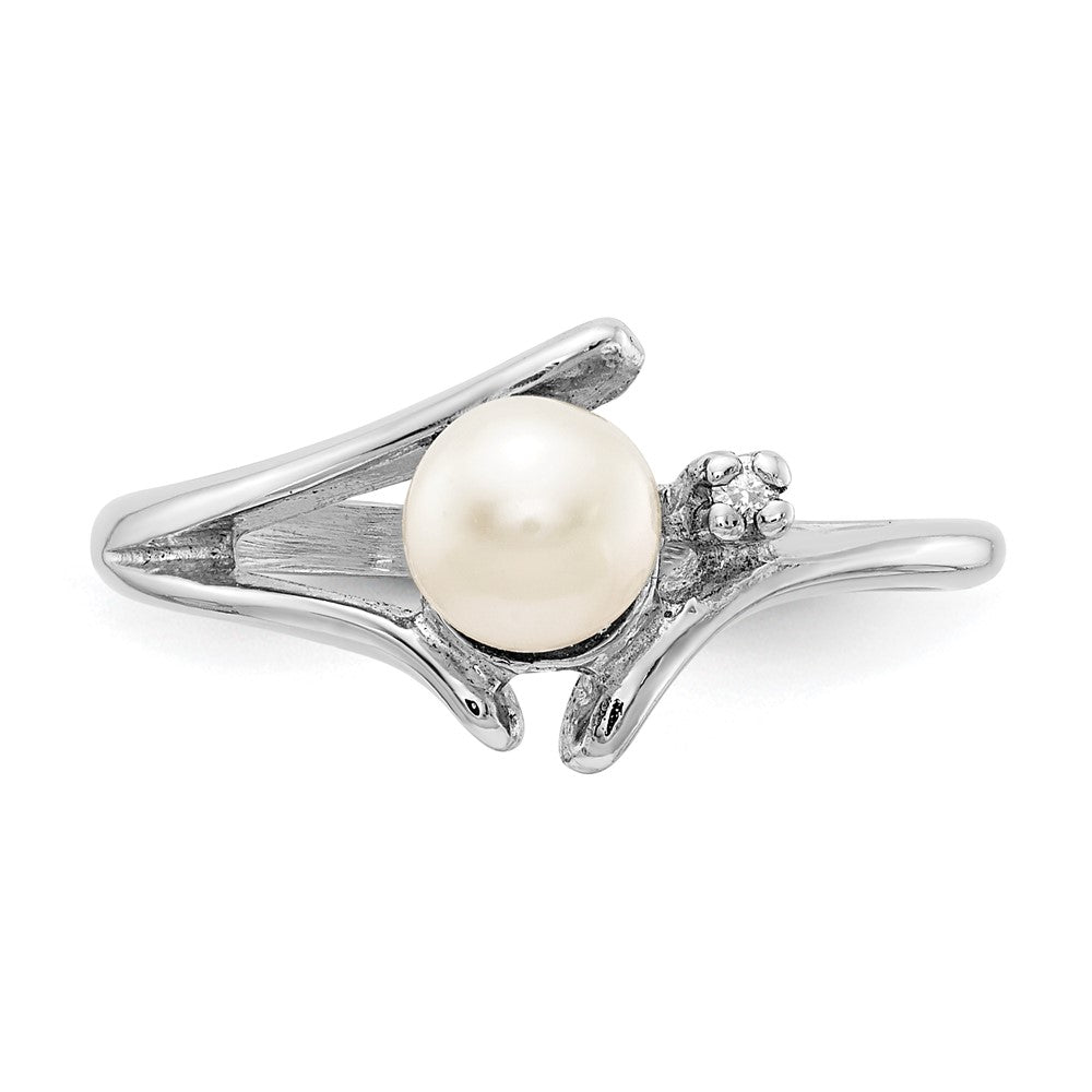 Gold Polished Freshwater Pearl and Diamond Rings