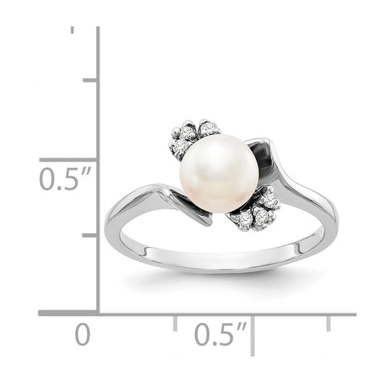 Gold Polished Freshwater Pearl and Diamond Rings