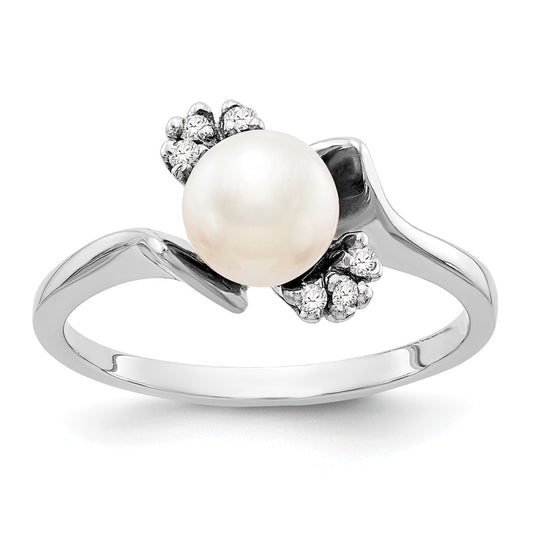 Gold Polished Freshwater Pearl and Diamond Rings