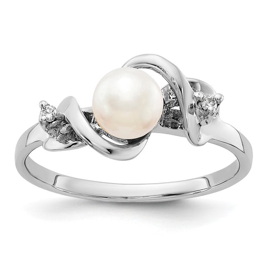 Gold Polished Freshwater Pearl and Diamond Rings