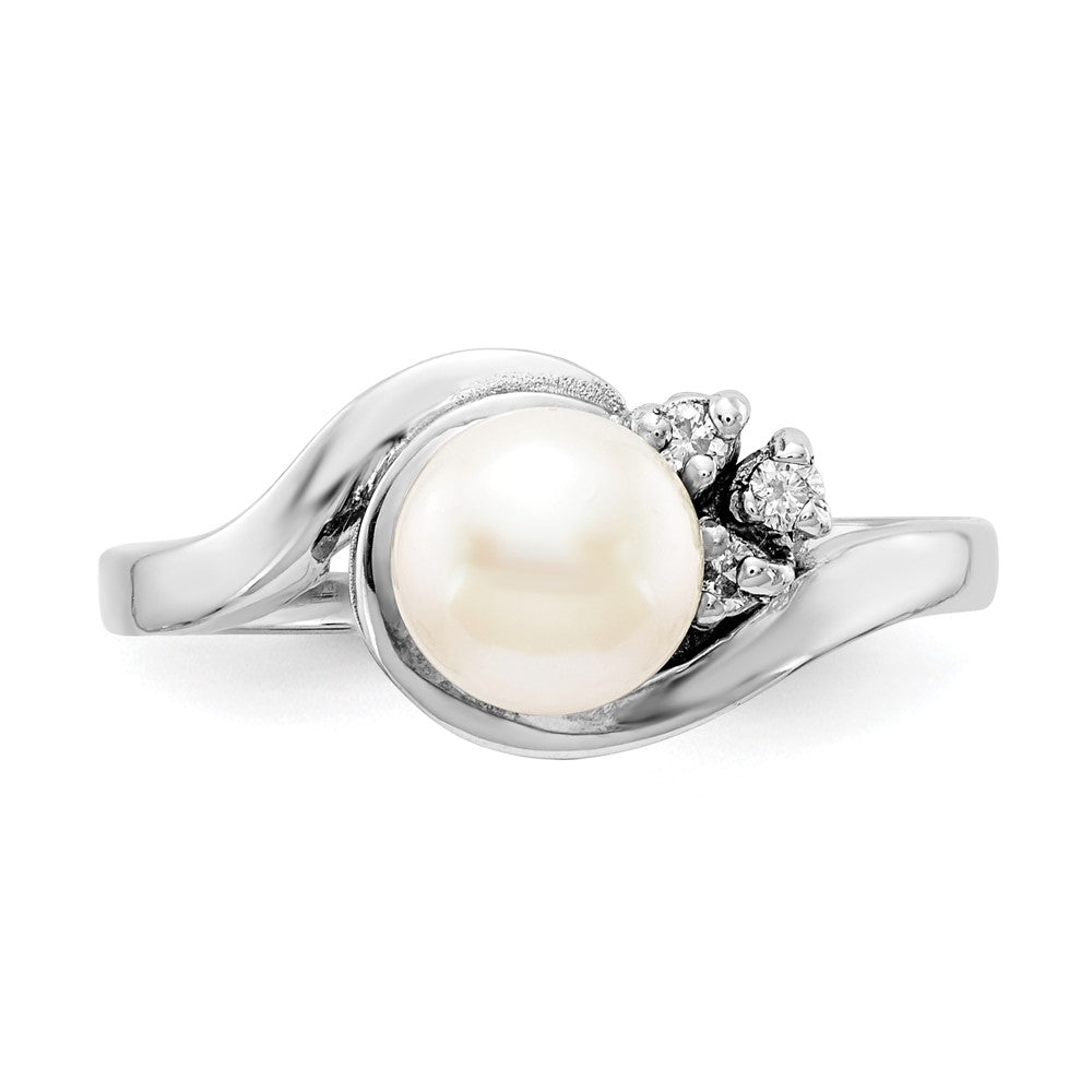 Gold Polished Freshwater Pearl and Diamond Rings