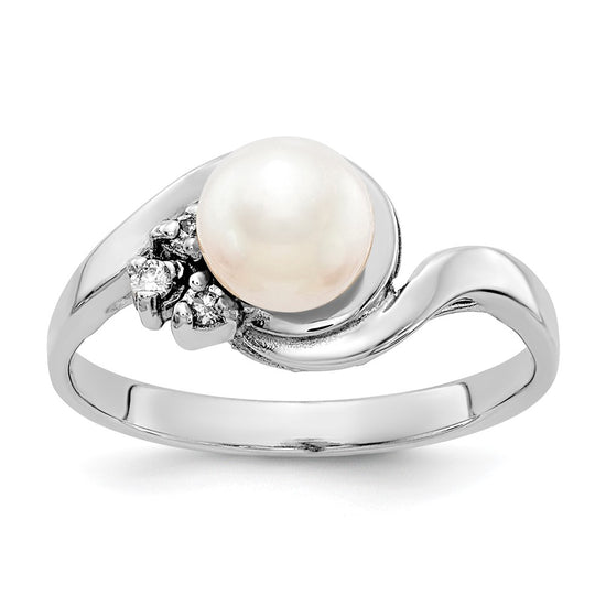 Gold Polished Freshwater Pearl and Diamond Rings