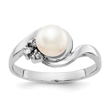 Gold Polished Freshwater Pearl and Diamond Rings